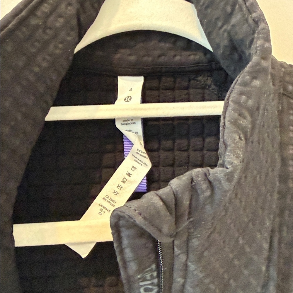 Lululemon Water-Repellent Fleece Hiking Vest! NWT - Picture 13 of 16